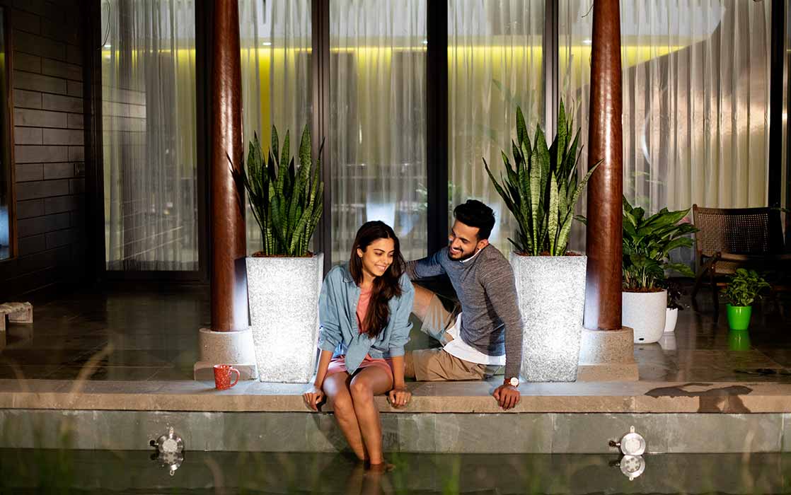 Tokyo Short Illuminated Round Planter front