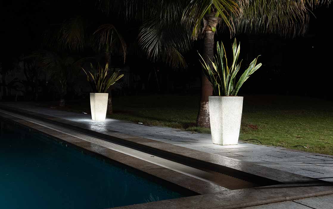 Tokyo planter glowing warm white